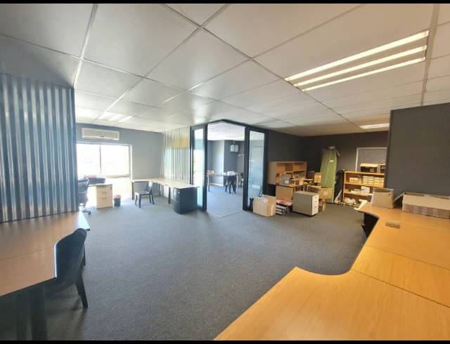 422M² WAREHOUSE TO LET IN MORGAN INDUSTRIA